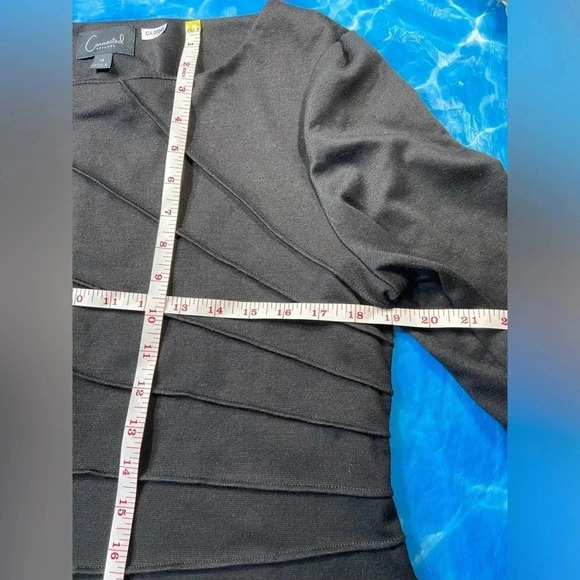 Connected Apparel, Sunburst pleat, short Sleeve. DARK BLACK(Pictures look grey.) - Picture 6 of 7